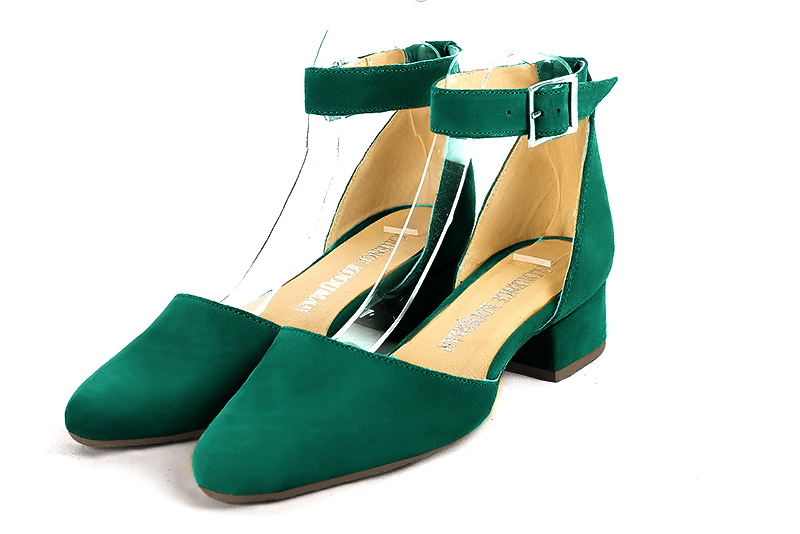Emerald green women's open side shoes, with a strap around the ankle. Round toe. Low block heels. Front view - Florence KOOIJMAN